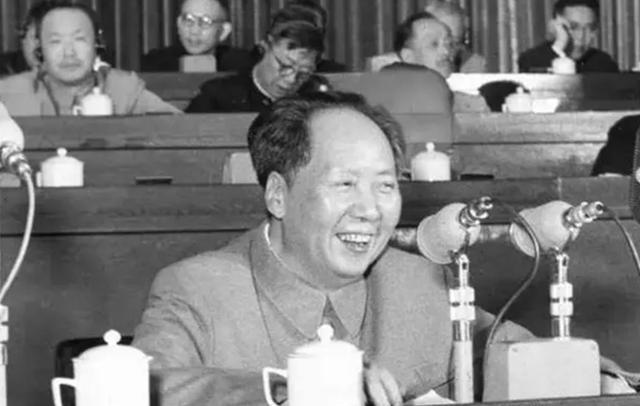 毛泽东主席三次警告美国。

20世纪50年代初，新中国百废待兴，国内正全力恢复经