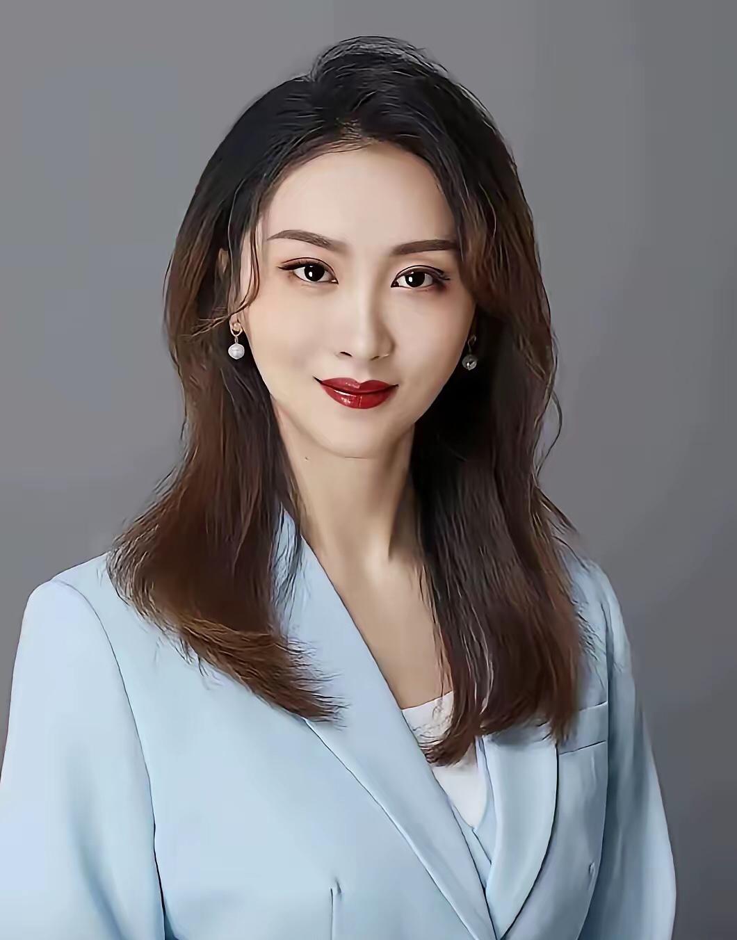 如今的男人确实在各方面，就是低人一等了，还别不承认！
北理工裴轶老师那句炸锅全网