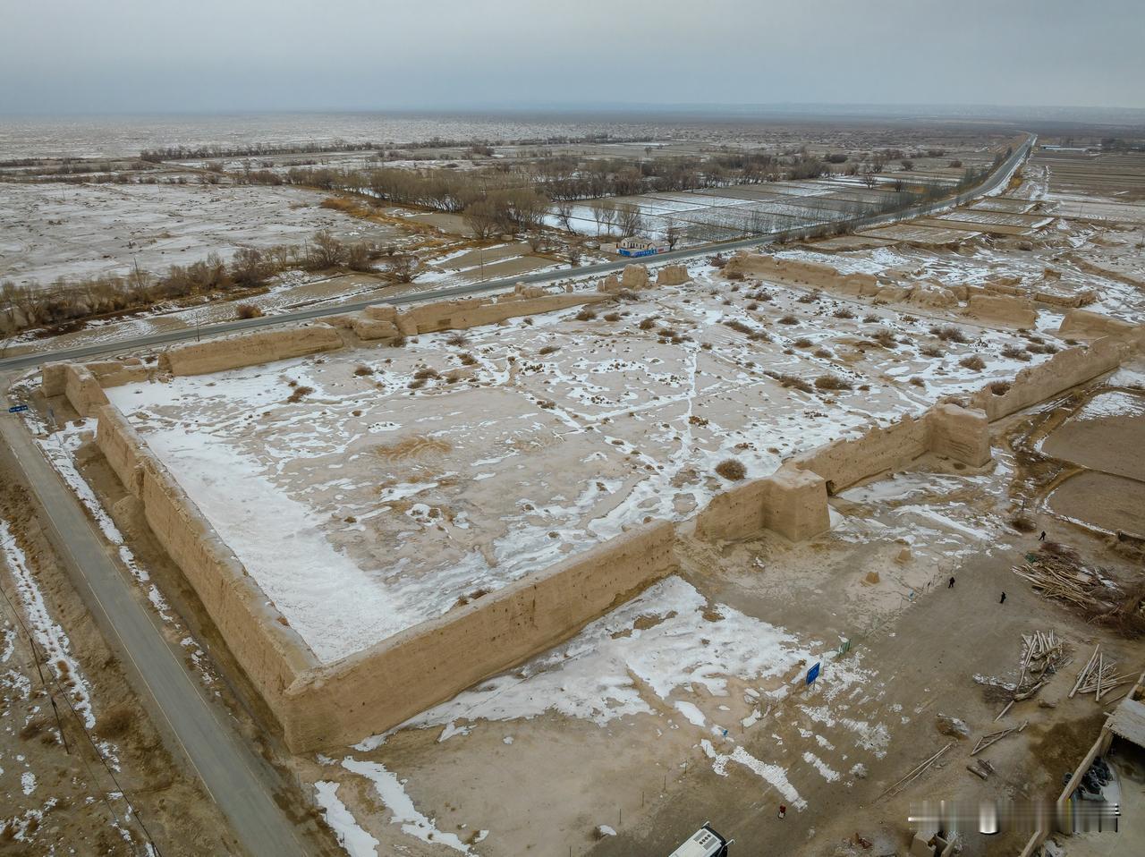 河西走廊小众宝藏遗址！藏在瓜州戈壁的西汉古城，无商业化超有氛围感，人文党必冲🏜