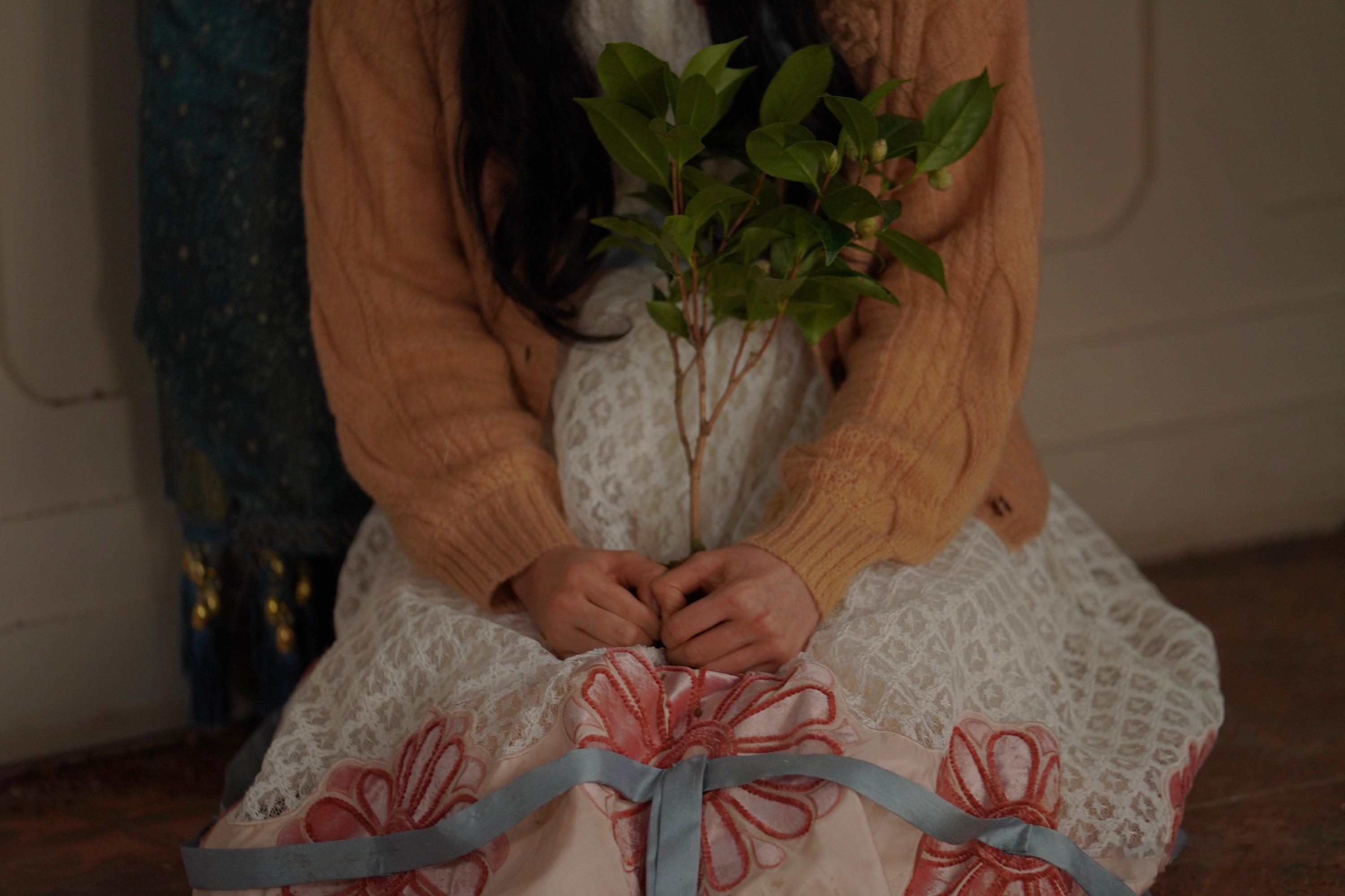 #欧阳娜娜新剧松死感# 娜娜新角色，让人心疼的松死感拉满，每个眼神都是戏，细腻演