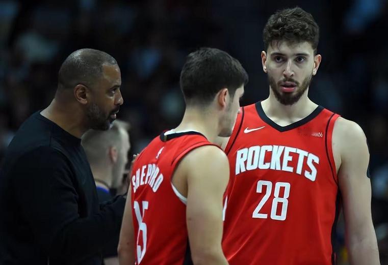 申京到底有多么抽象？
数据不会说谎
火箭VS湖人系列赛两场打完
申京命中率仅为3