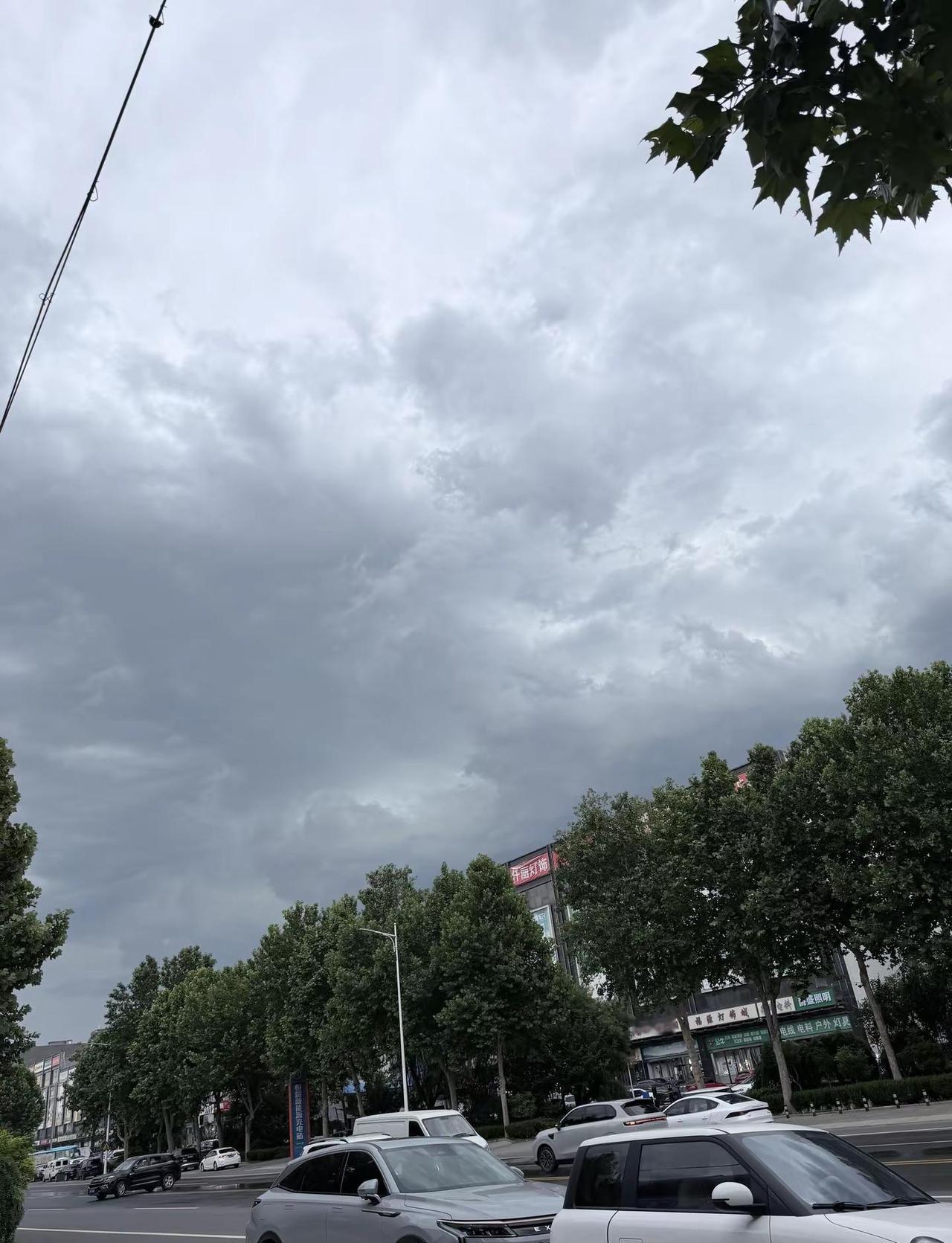 今日河北黑云压城 乌云压城 黑云压城