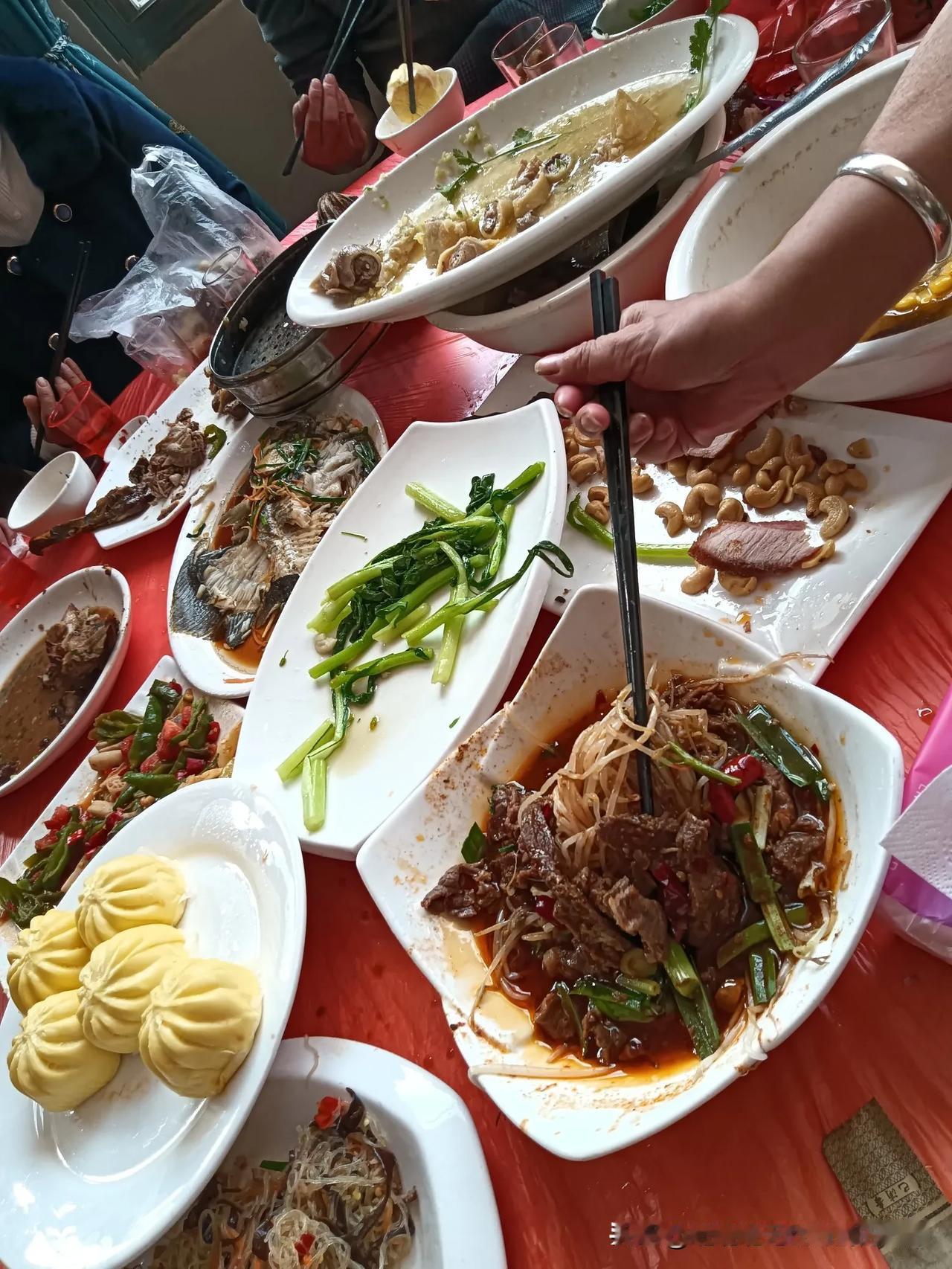 情侣之间多久联系合适？