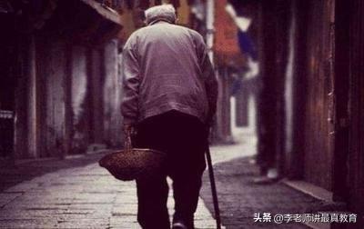 人性都是自私的
一位邻居，老公出轨闹得天翻地覆，恨不得把老公碎尸万段，最后婆婆给
