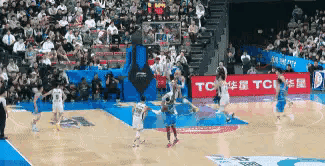 昨天晚上北汽主场对辽篮的比赛，出现雷人判罚。全国球迷都在议论纷纷。
cba第三轮