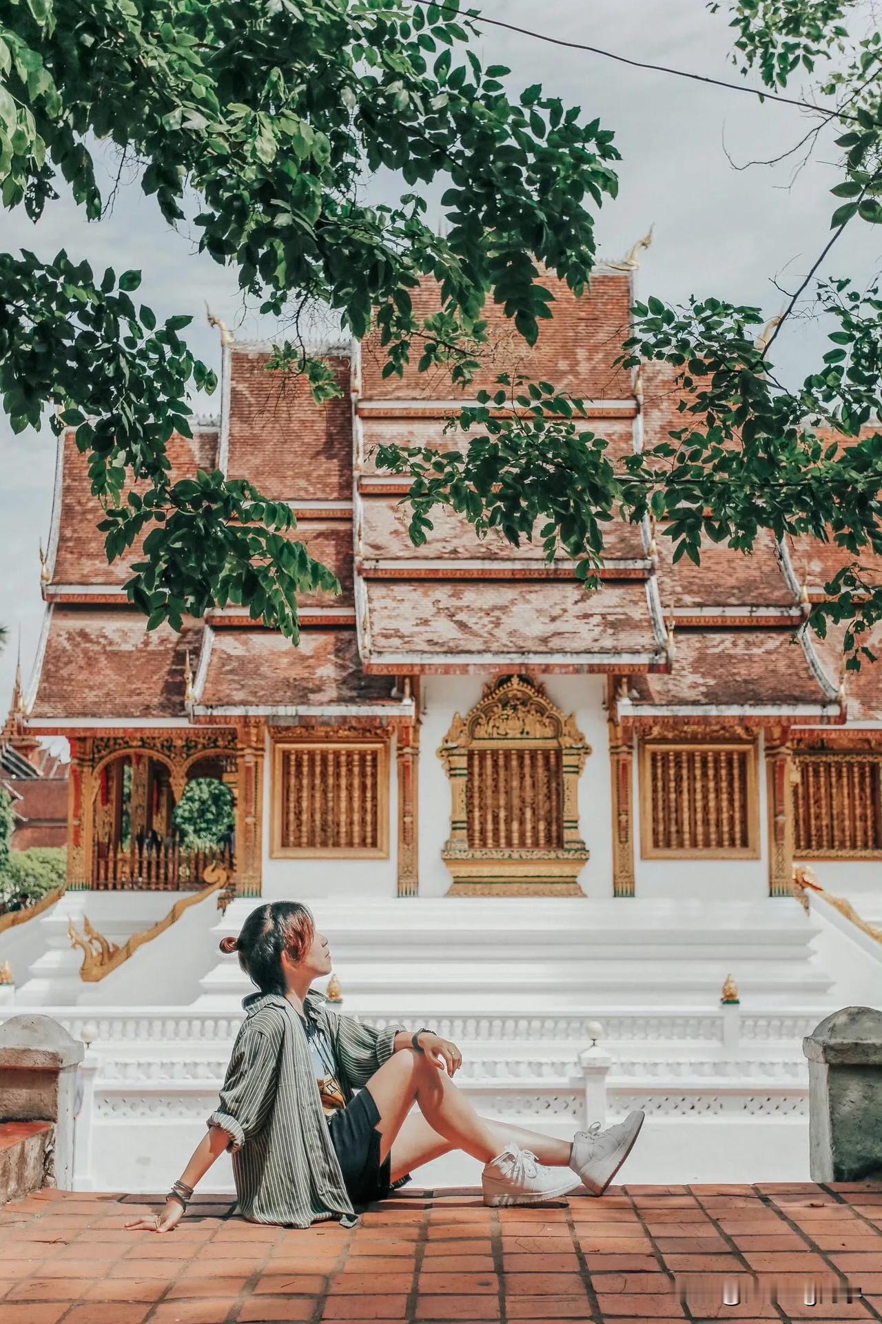 终于等到老挝免签啦‼️
从7.1起，老挝对中国游客15日免签
暑假想去老挝玩的同