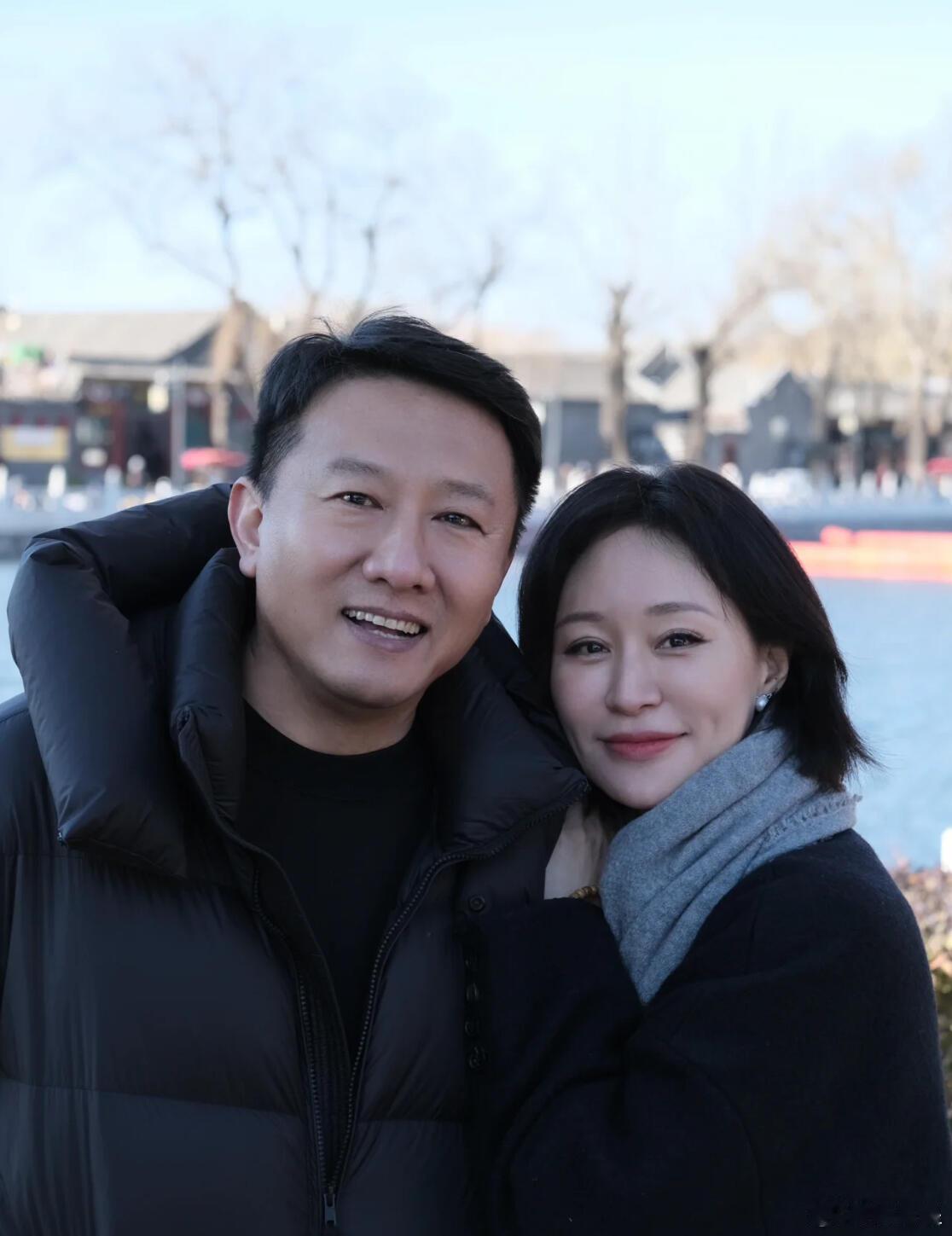 他们竟然是夫妻！还结婚22年了，藏太深了……一个是《三十而已》里的王太太，一个刚
