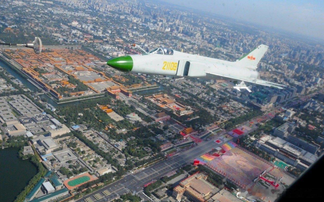 歼-8II准备空中加油军事历史全触达 ​​​