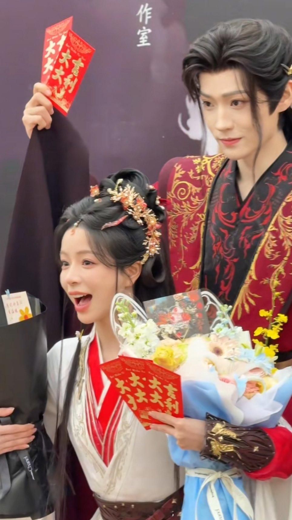 卧槽我才发现赵慕颜新剧的男主是李沛洋 我狂笑啊 