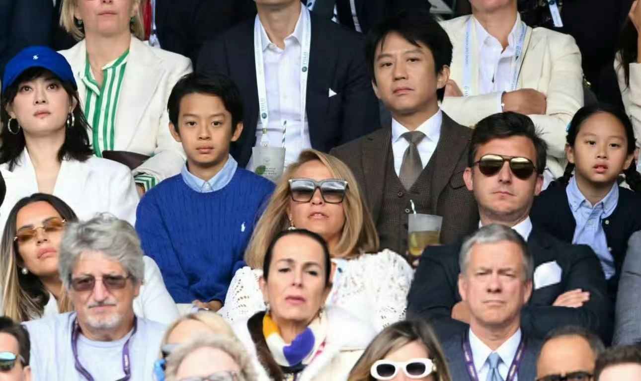 #邓超孙俪一家看温网决赛##邓超孙俪带等等小花看温网决赛#邓超孙俪带等等小花看温