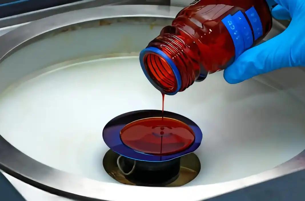 日本如果真敢限制我们关键制造芯片材料-光刻胶，尤其是高端光刻胶，我们必须开始断供