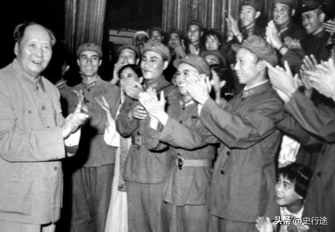 贺晓秋曾两次救下毛泽东，建国后其子上北京被毛主席接见，主席说道：我给你两个特权！