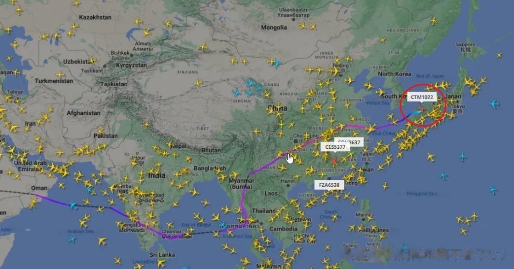 泽连斯基乘坐法国空军专机抵达日本广岛，出席G7峰会。多家西方媒体发现了这架专机被