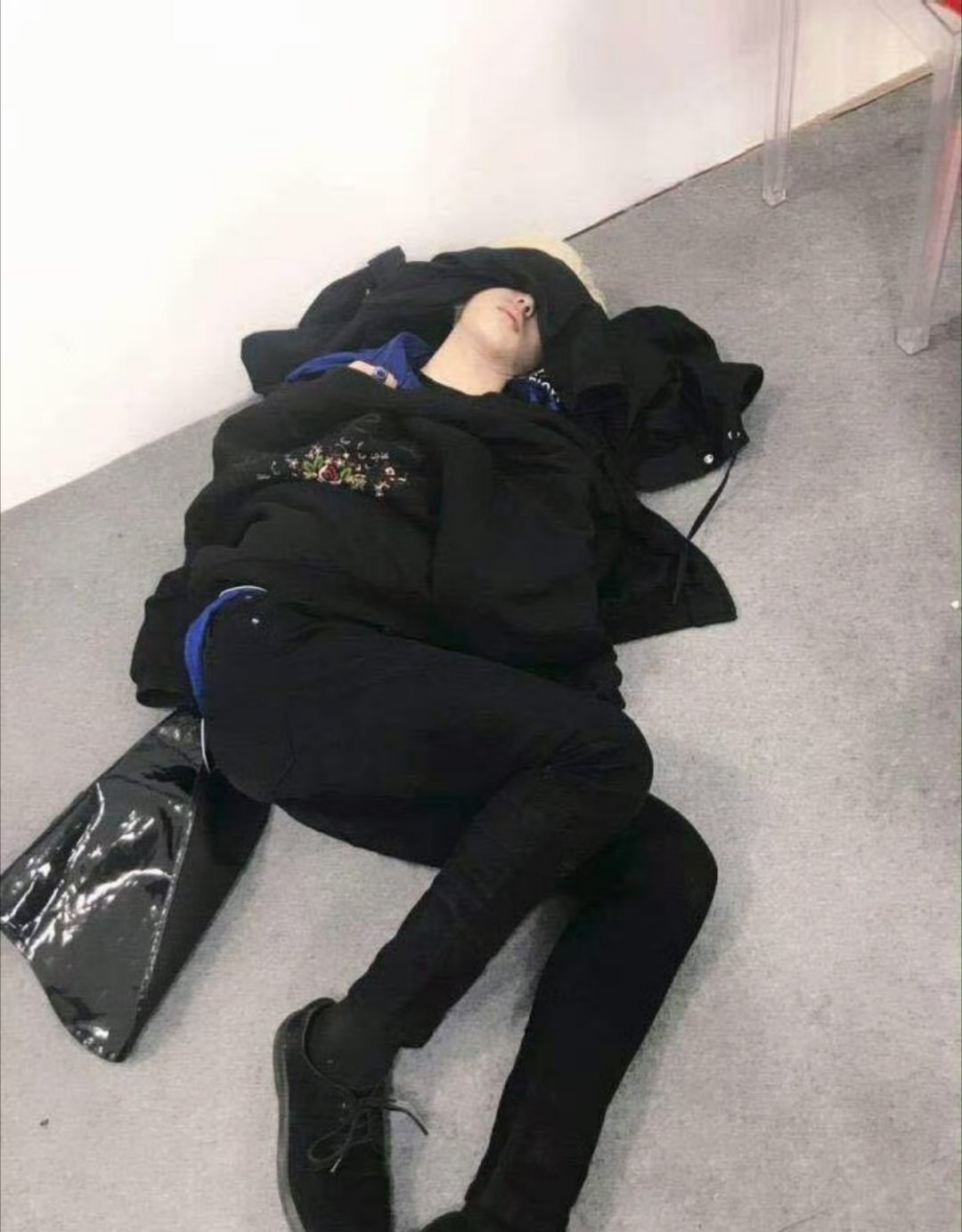 偶练小坤 