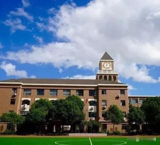 贵族学校、民办学校乱七八糟，他们收费奇高，而真正能培养几个国家的有用之材？

“