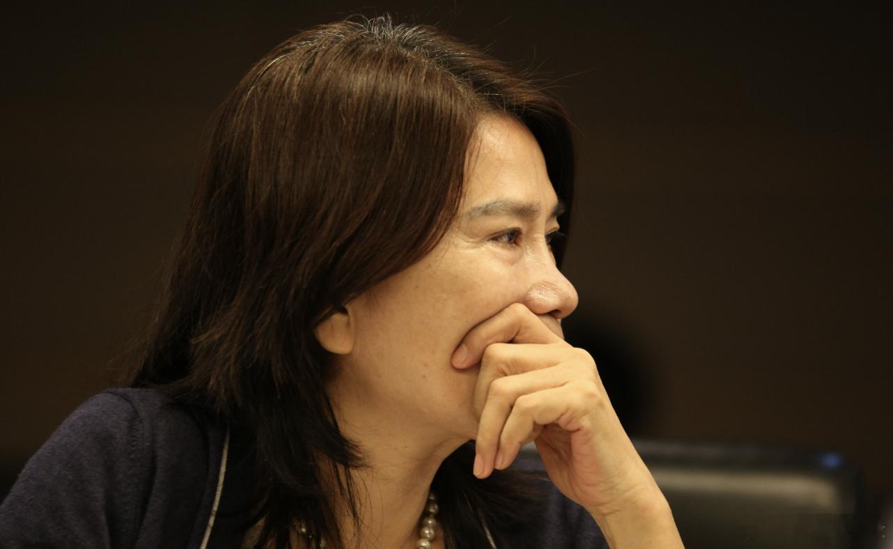 对比过往几年的业绩不难发现，格力对于空调业务的依赖性正变得越来越强。今年上半年，