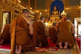 古代佛教有多“可怕”？引4位帝王大规模灭佛，还强迫僧侣还俗，破坏寺庙。
佛教自东