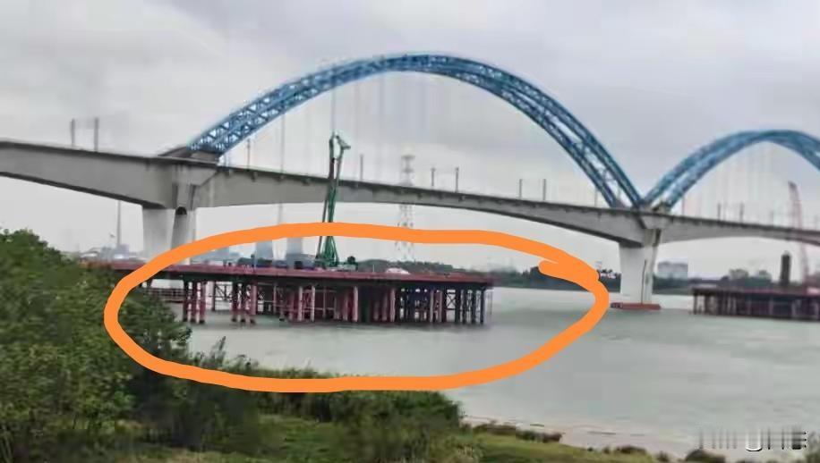 悲剧，广东江门鹤山古劳丽水发生一起令人痛心的事故。一家五口广州游客驾车到周边游玩