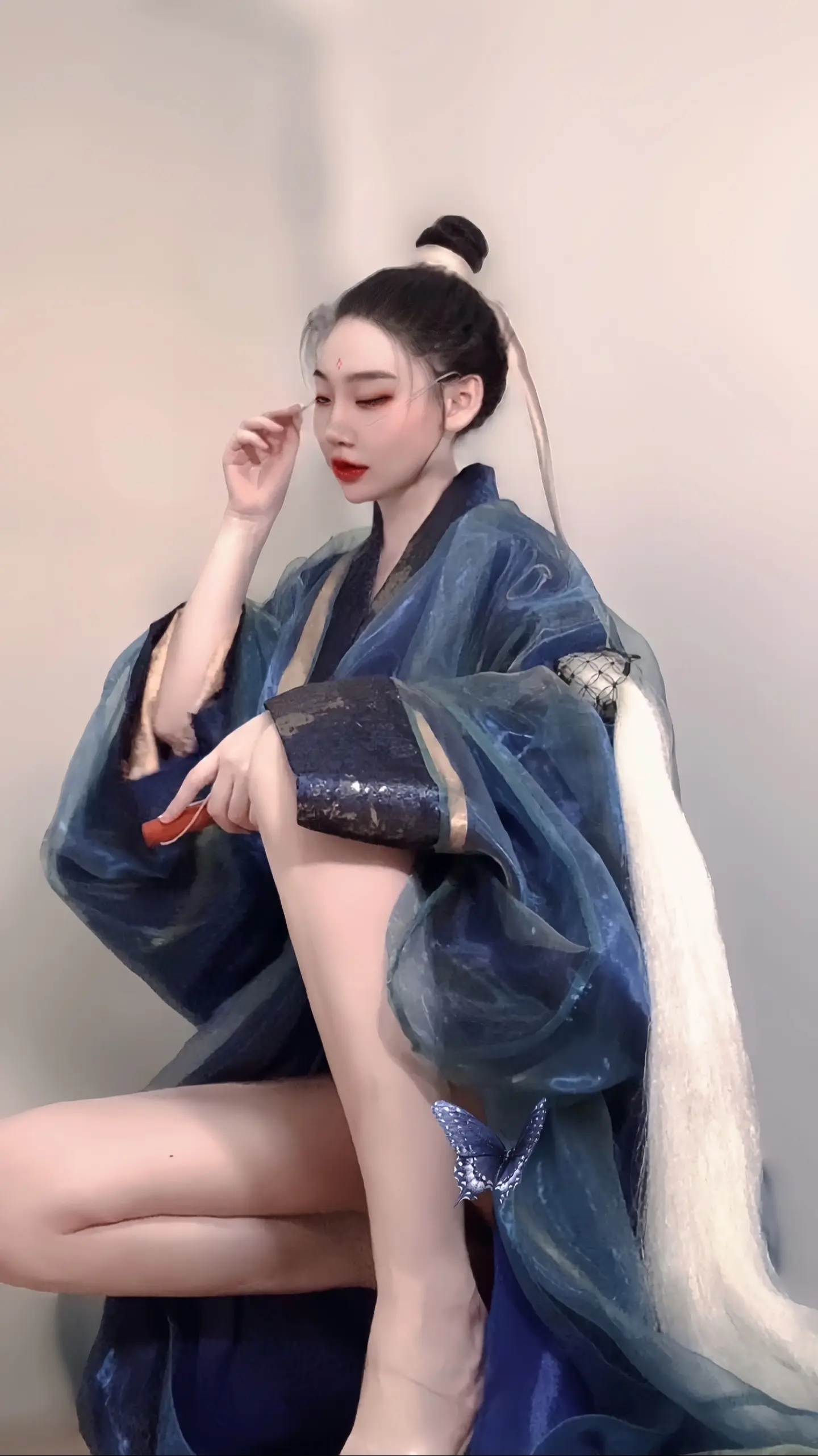 50岁依然保持好状态之。休得冒犯 我可以是任何样子 你看到的我 只是你的眼界