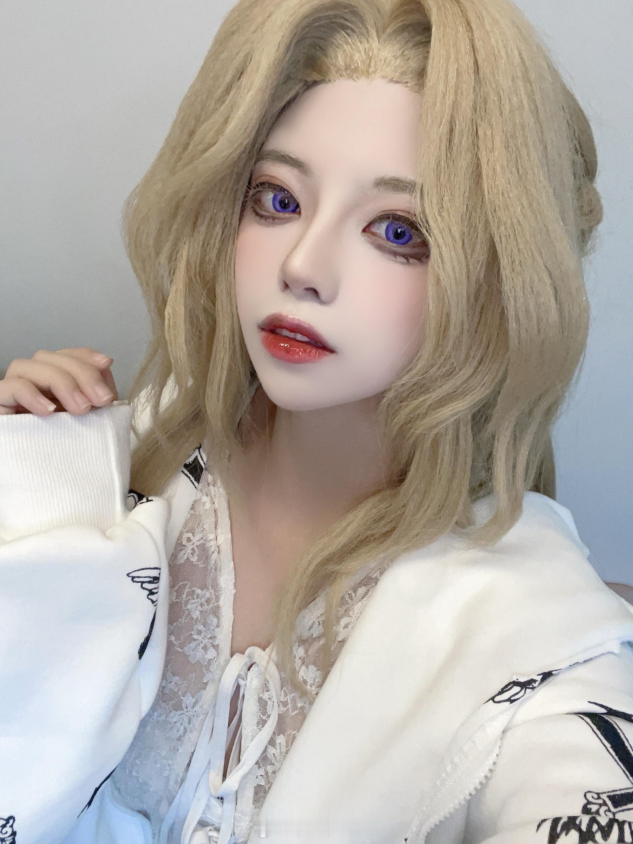 衣服出事了换了套娜娜莉类似的连衣裙555真鼠了 