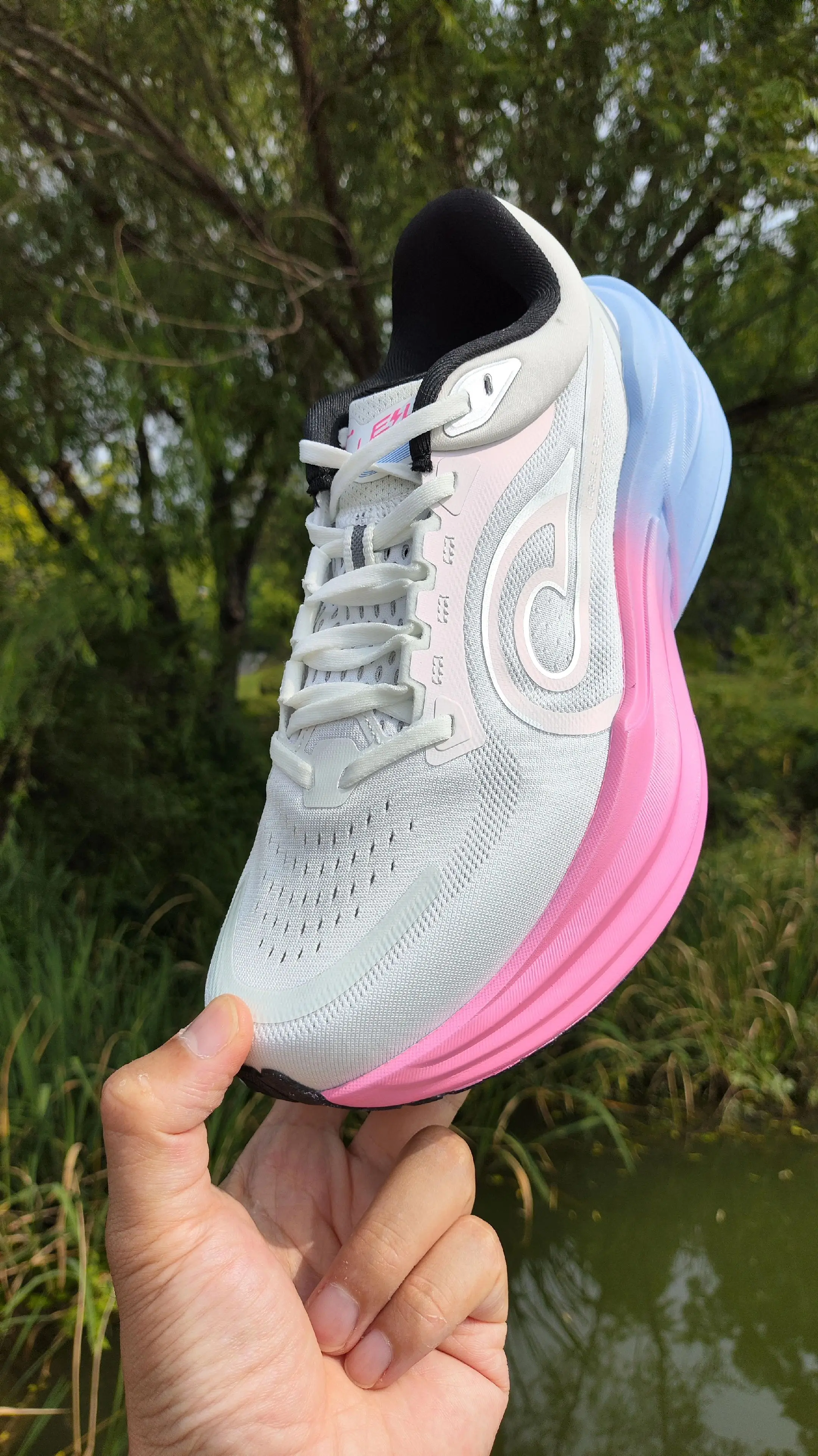 一句话点评一下下【雷雳】