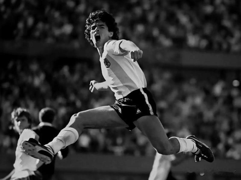 TOP51986墨西哥世界杯（球王单人主宰）
 
偏爱天才个人表演、传奇名场面必