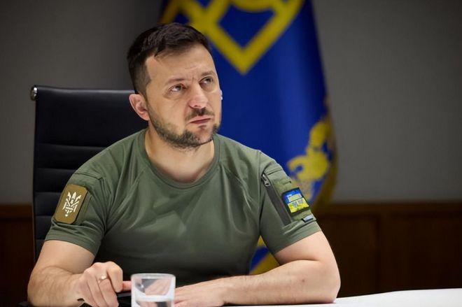 泽连斯基在慕安全上演讲时称，在围绕乌克兰问题的三方会谈中，俄方经常谈到美俄总统去