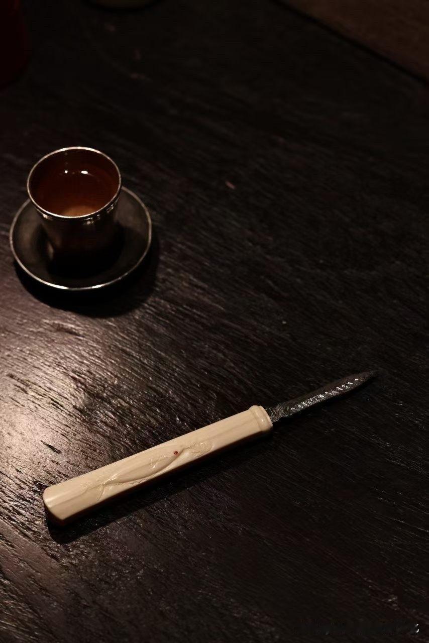为什么一把精巧茶刀，能藏住茶席里的闲雅意趣？
中式茶器的雅致，往往藏在细节的匠心