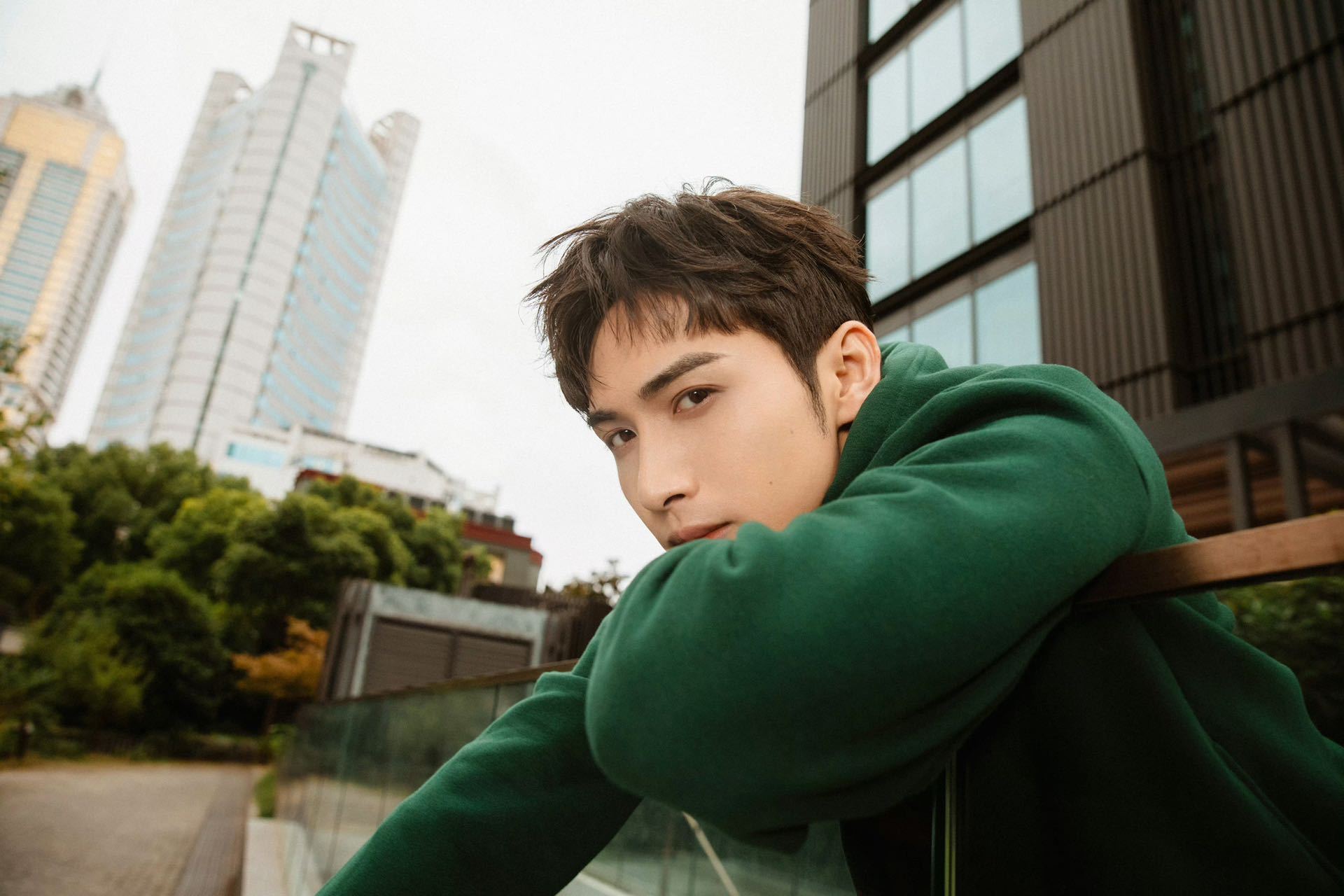 #内娱四大现偶苏神# 看张彬彬的现代偶像剧，真的很带感呀！不愧是现偶苏神天花板，