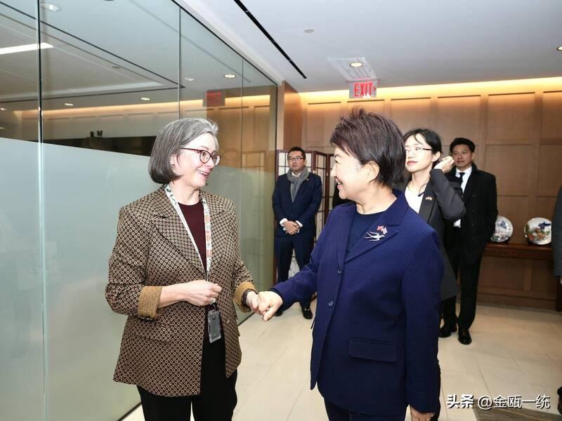 卢秀燕会美国防部高级官员 喊军购如买保险须尽早

台中市长卢秀燕今天（20日）披