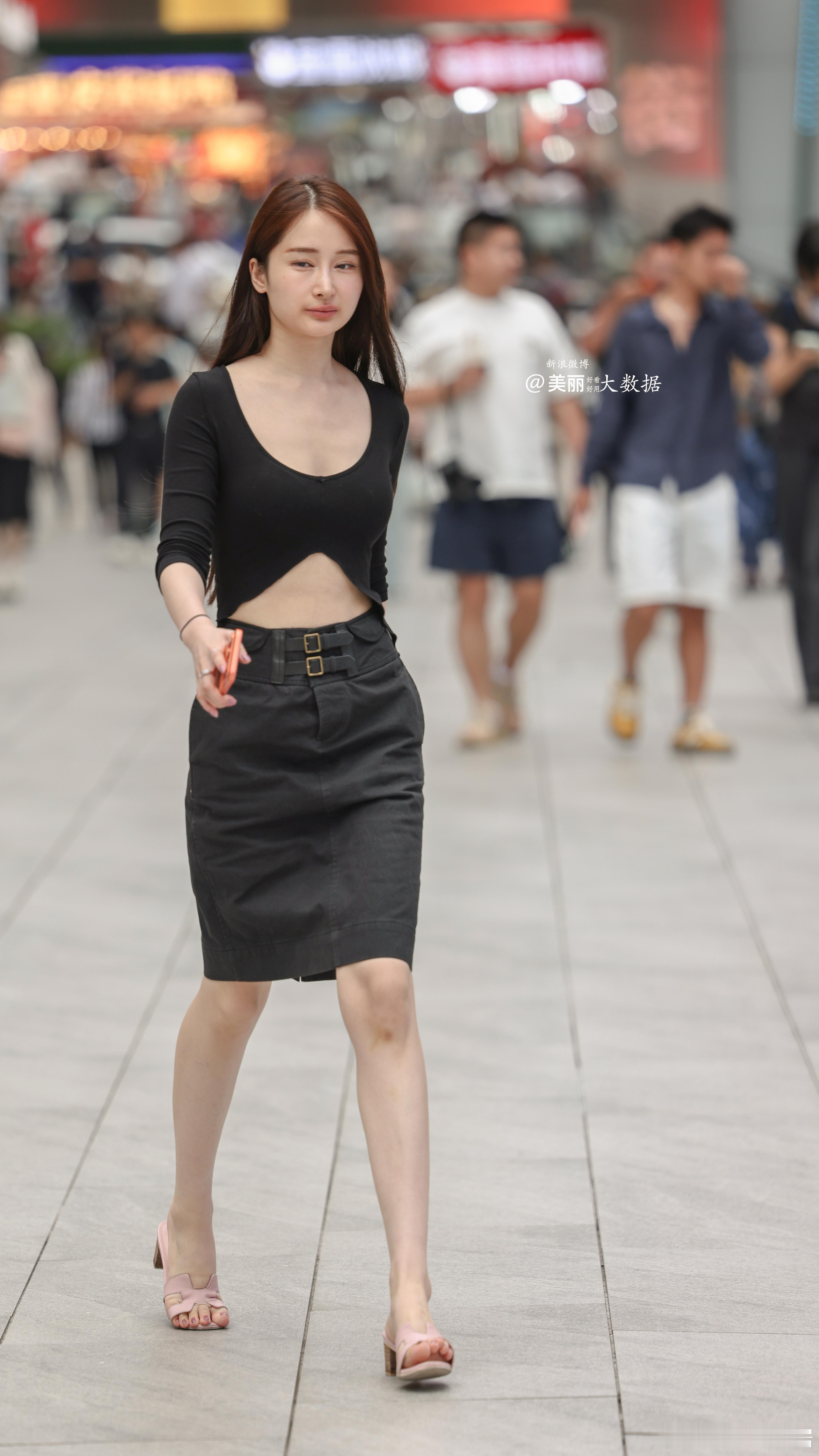 自然的步态。。。 