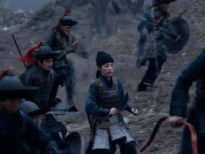 田曦薇跑步姿势田曦薇跑步幻视奥特曼 谁看了不说一句神似！元气跑姿配上灵动步伐，越