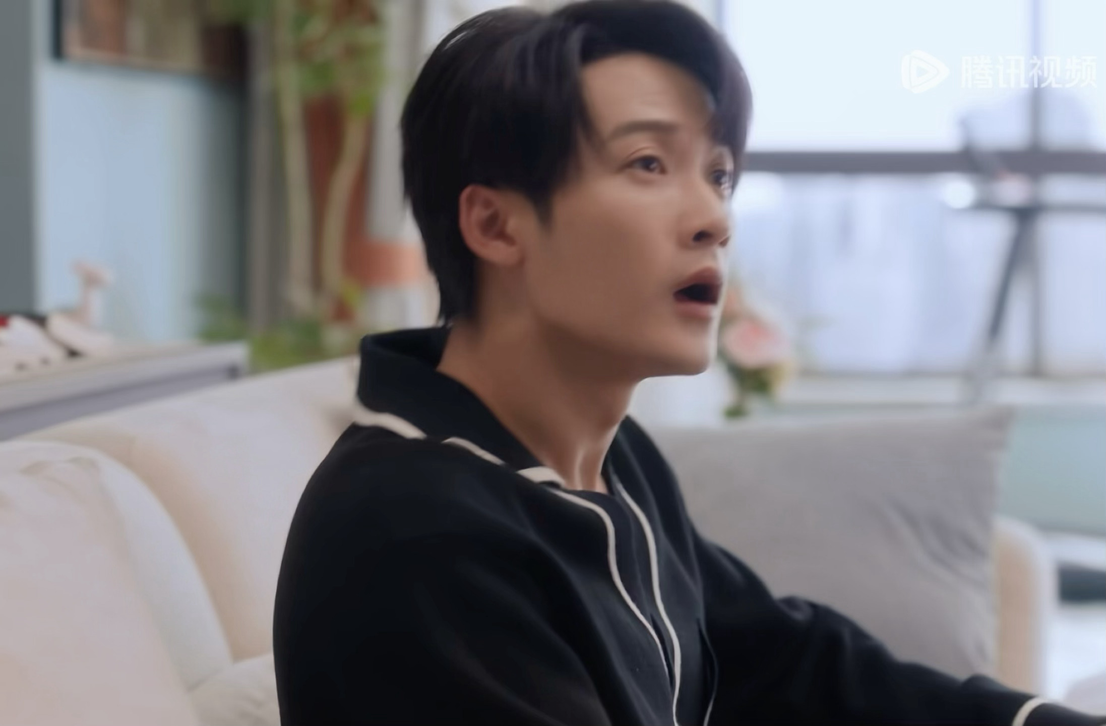 李亦非每次发出这些声音都好好笑啊啊啊 
