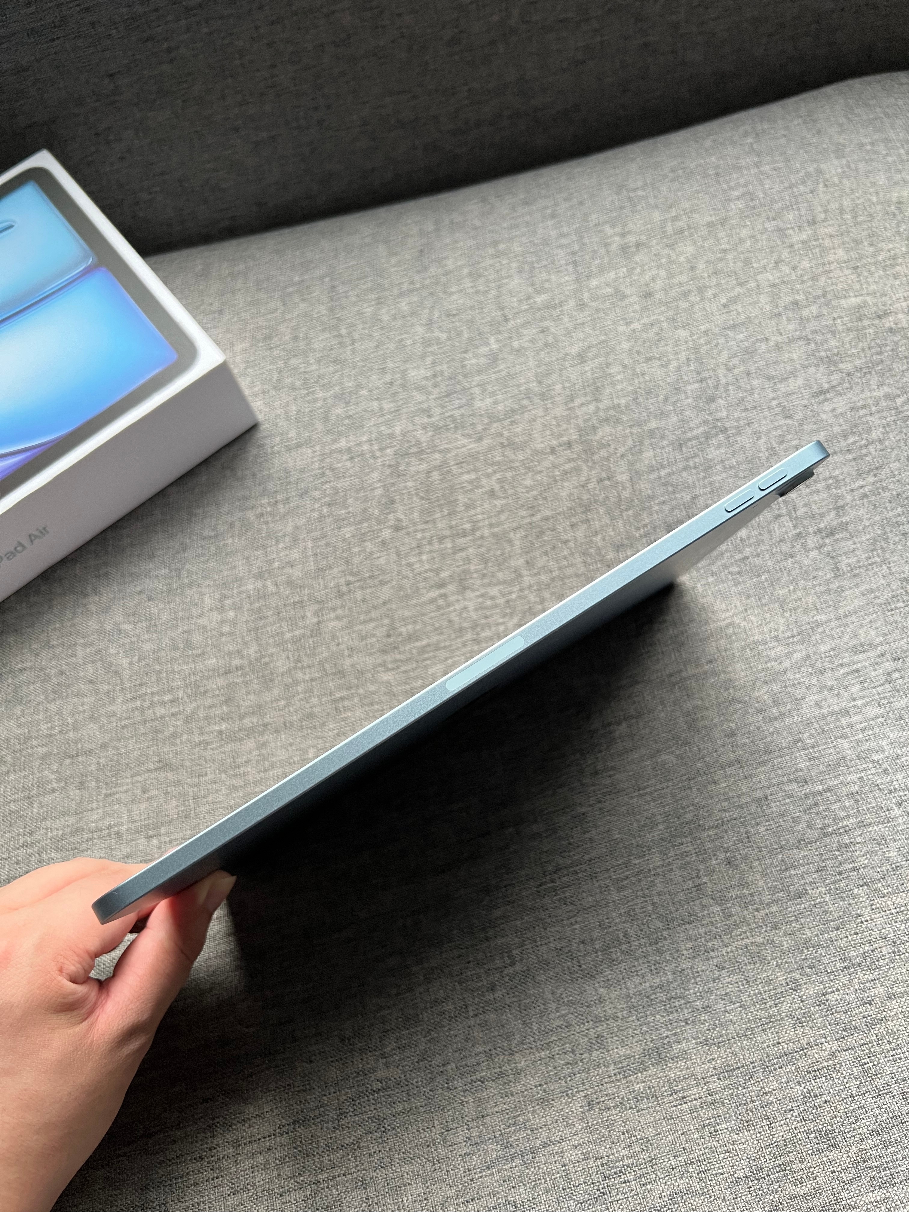 美版iPad Air7 11寸 M3芯片128G 蓝色，99新带数据线，激活后闲
