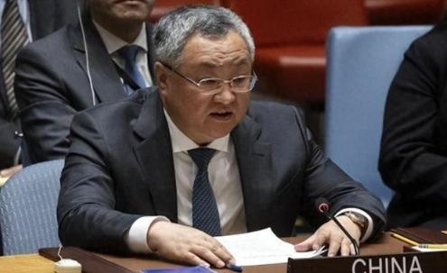 1917年，十多万山东壮丁被哄骗前往法国矿区，落地后却无煤可挖，法国寡妇们的惊人