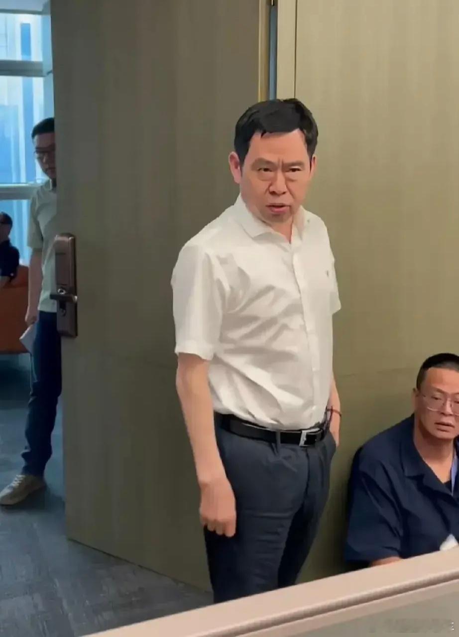 哪吒汽车CEO被员工围堵讨薪还知道一起共过事啊，共过事不是更应该理解下边这些打工