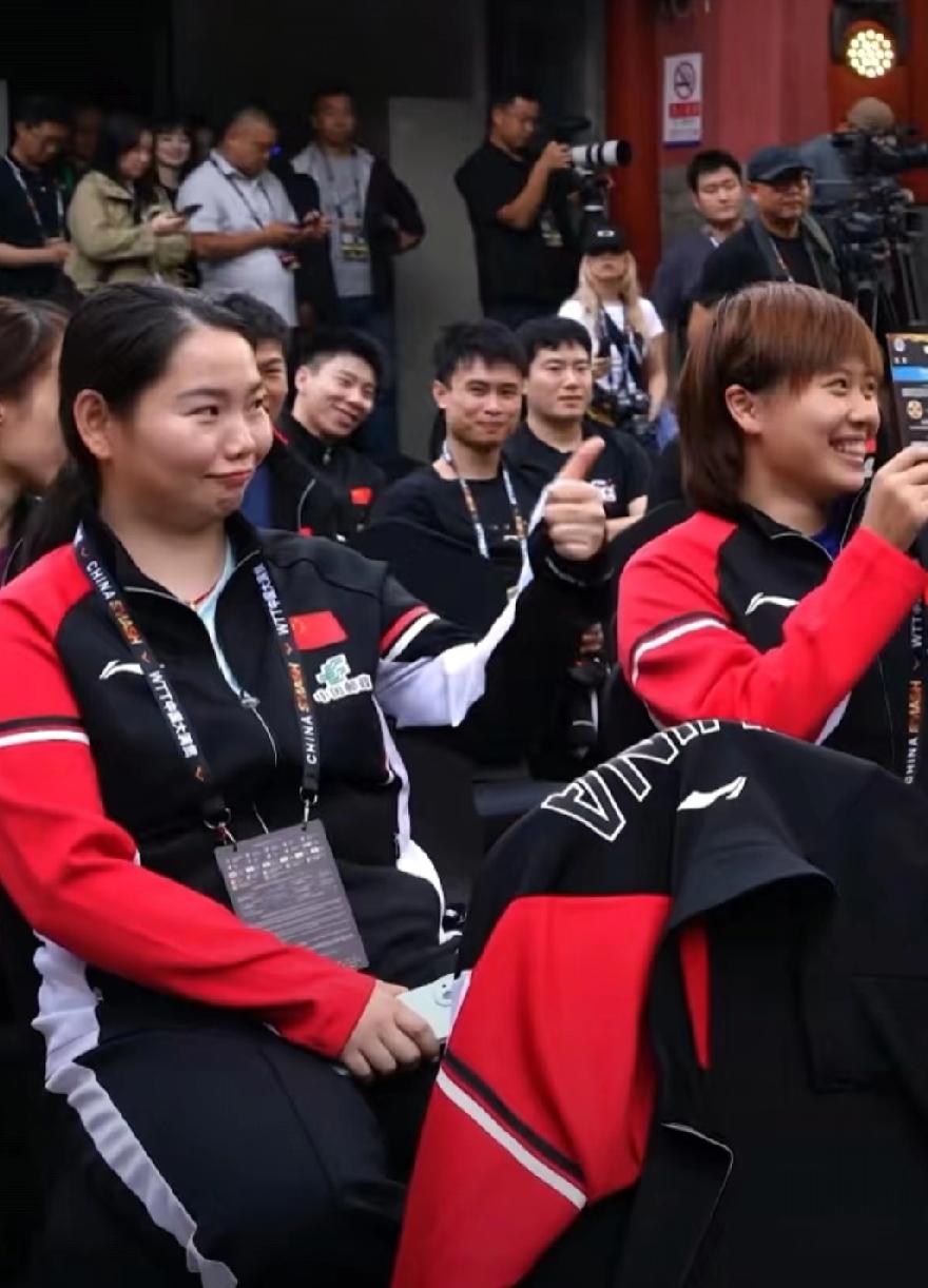 🏓北京大满贯抽签神反转！何卓佳苦笑点赞：“王哥，我不是跟你说过别这么‘好’的签