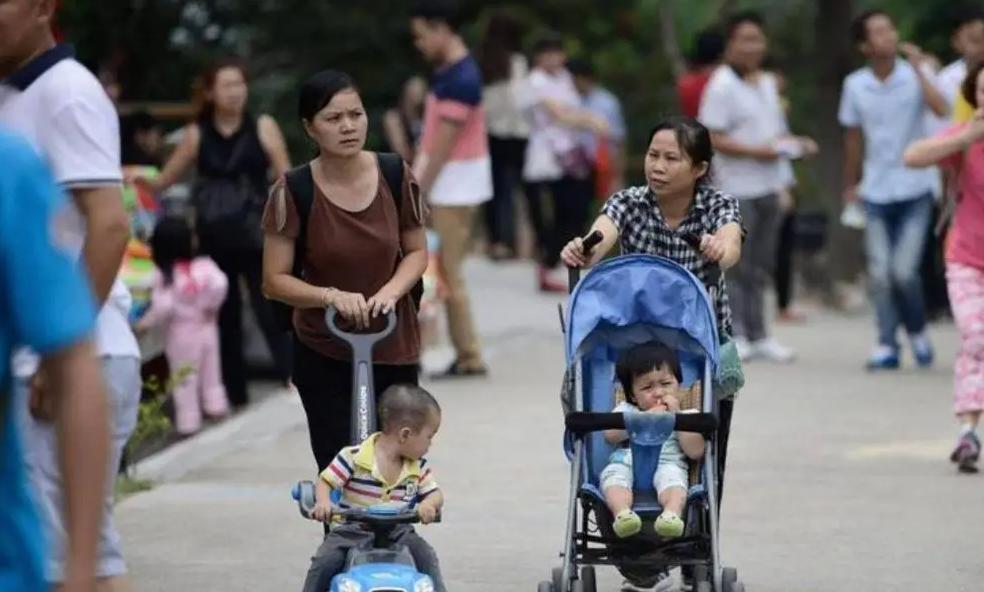 生育格局尘埃落定？不出意外的话，明年国内出生人口或将迎来重大转折。
 
2025
