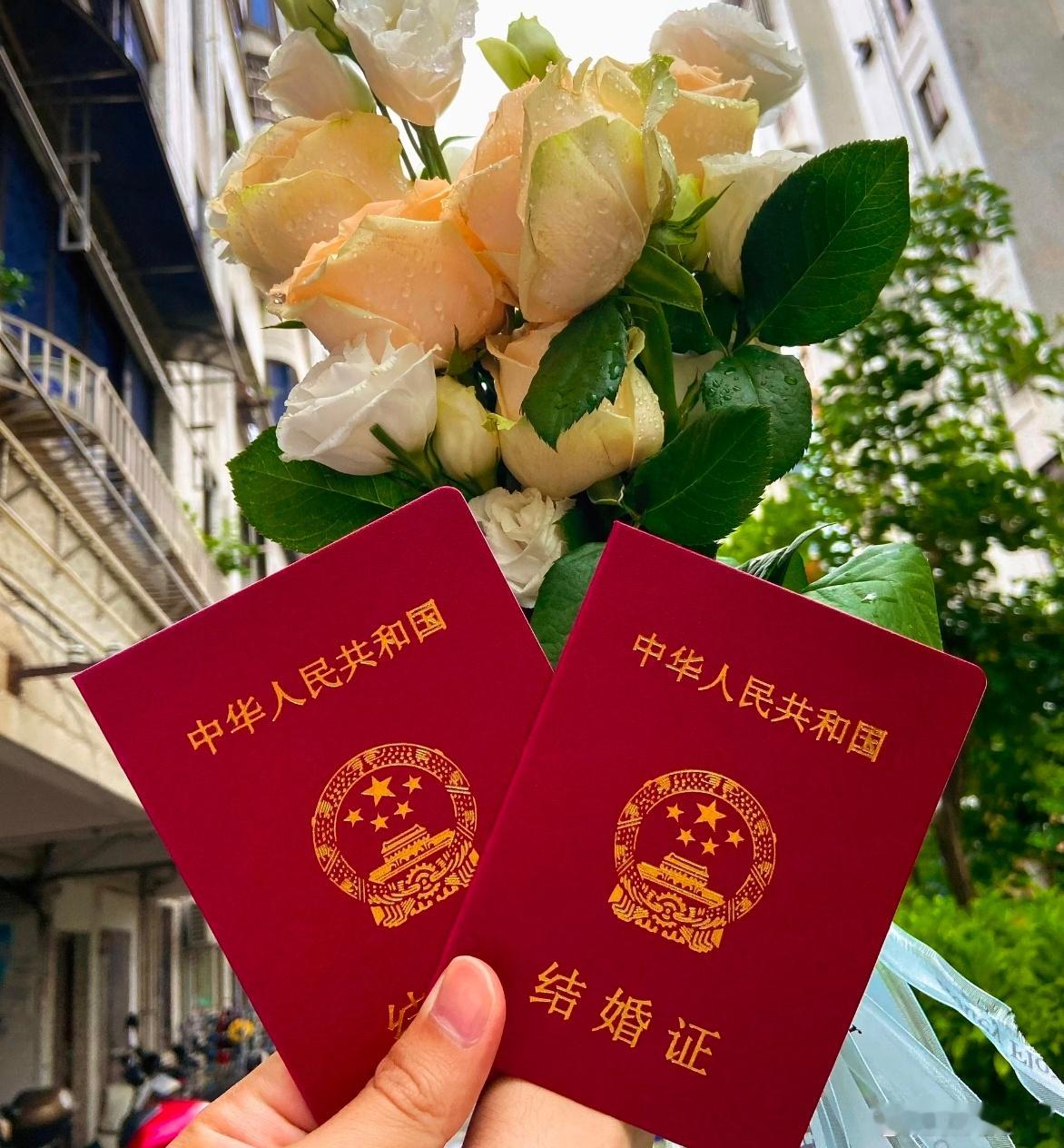 年轻人为何都不愿结婚，只能说现在年轻人比较清醒，幸福就好了，没必要非得结婚。 ​