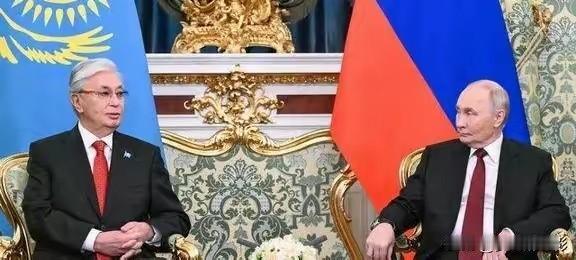 给面子！

就在外面一堆人唱衰俄罗斯，说红场阅兵都要办不下去的时候，哈萨克斯坦的