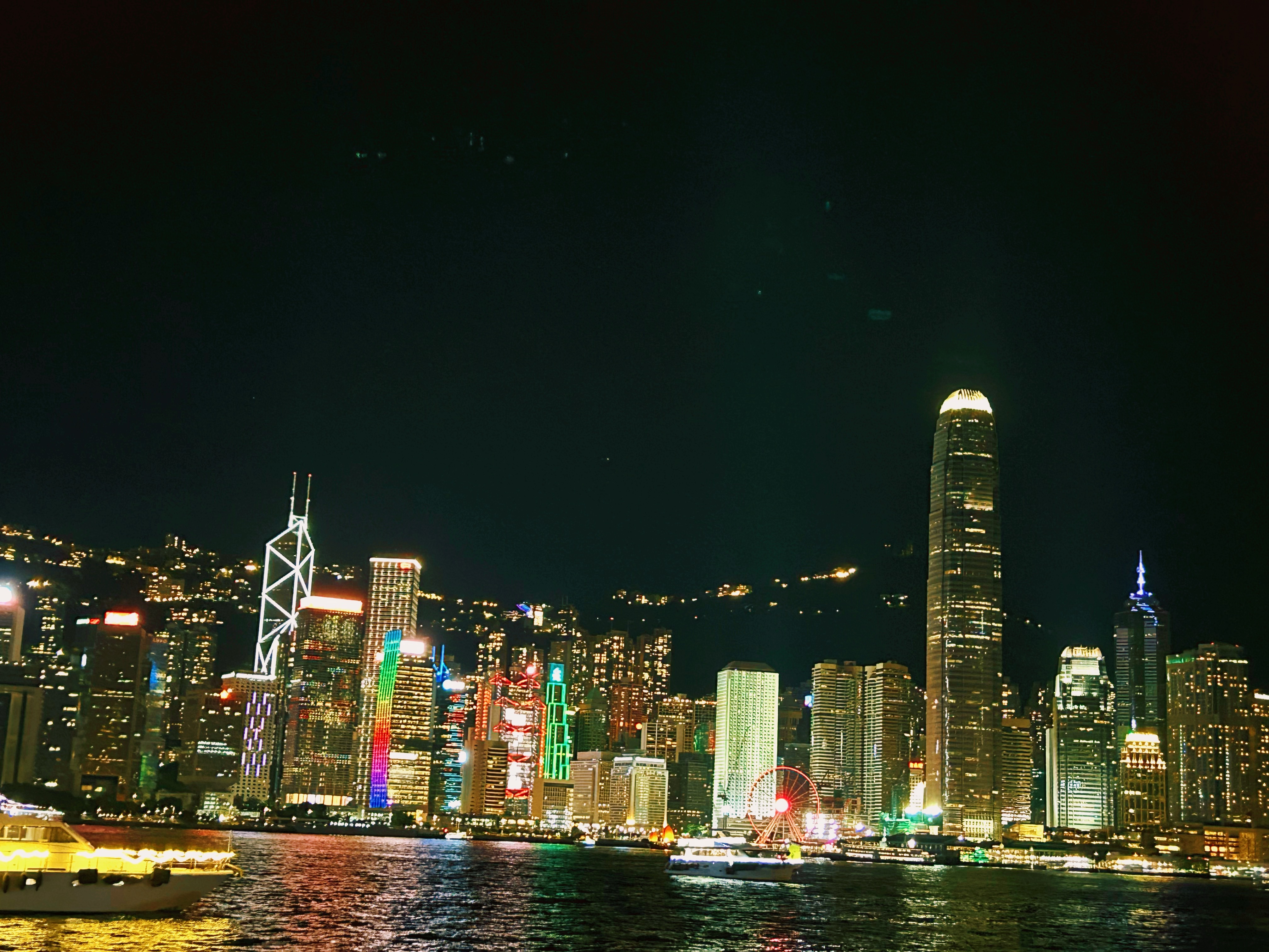 维多利亚港一股臭水沟的味道扑面而来🤣 ​​​