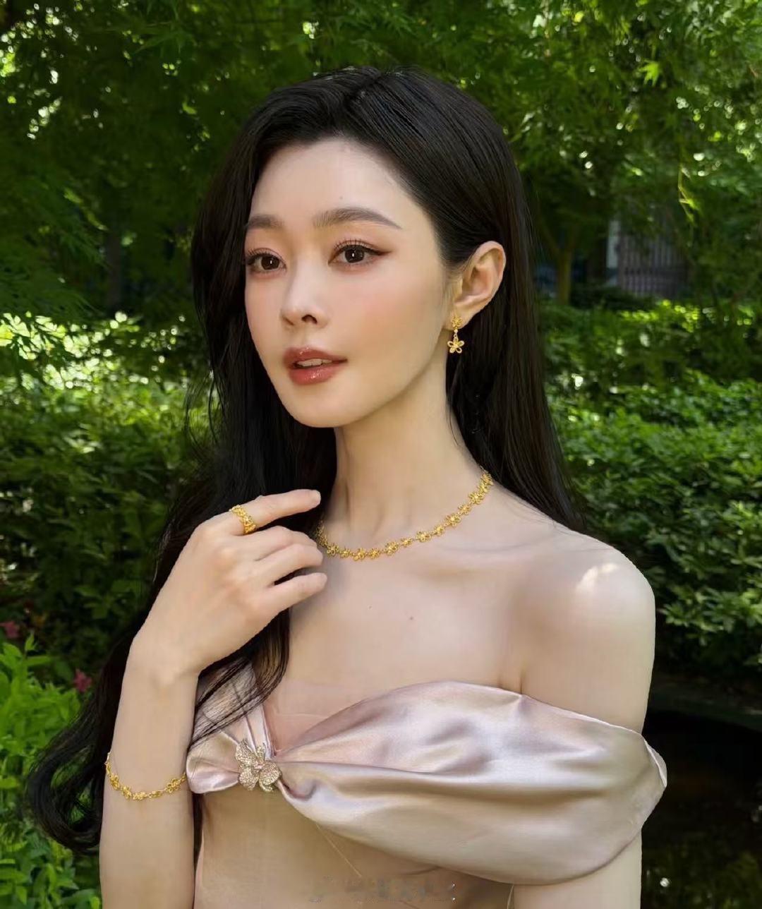宋轶清透初夏妆宋轶化的清透初夏妆好美！宋轶化的清透初夏妆