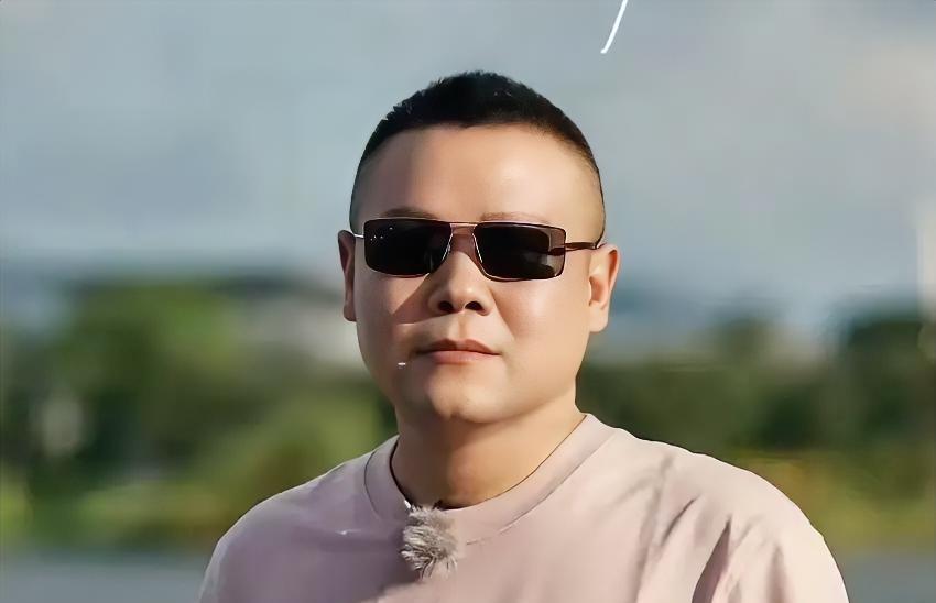 错看岳云鹏了！八登央视后转战辽视，这步棋太清醒
 
一直以为他会赖在央视春晚的舞