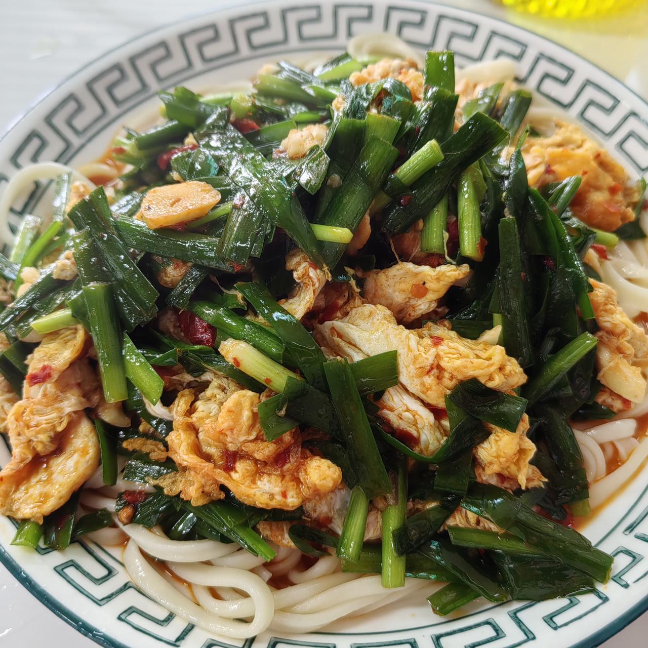 《素食斋》第119天
丁点肉类都不沾，
只有鸡蛋来相伴。
红枣水果不简断，
五谷