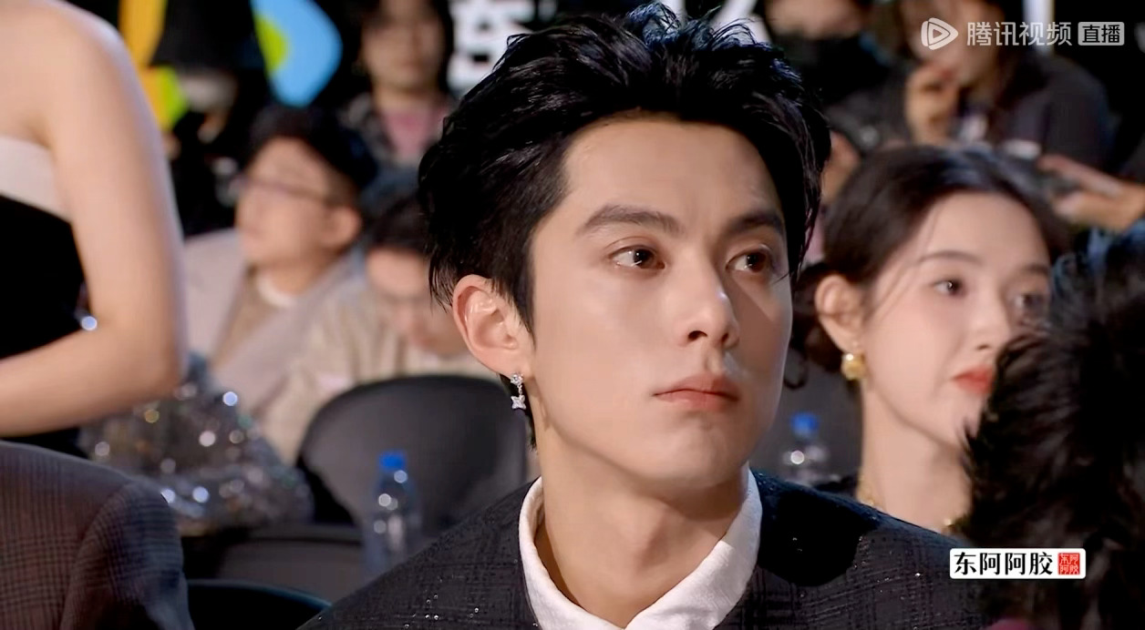 哎哟王鹤棣这个大特写比耶。。是你吗道明寺。。。 