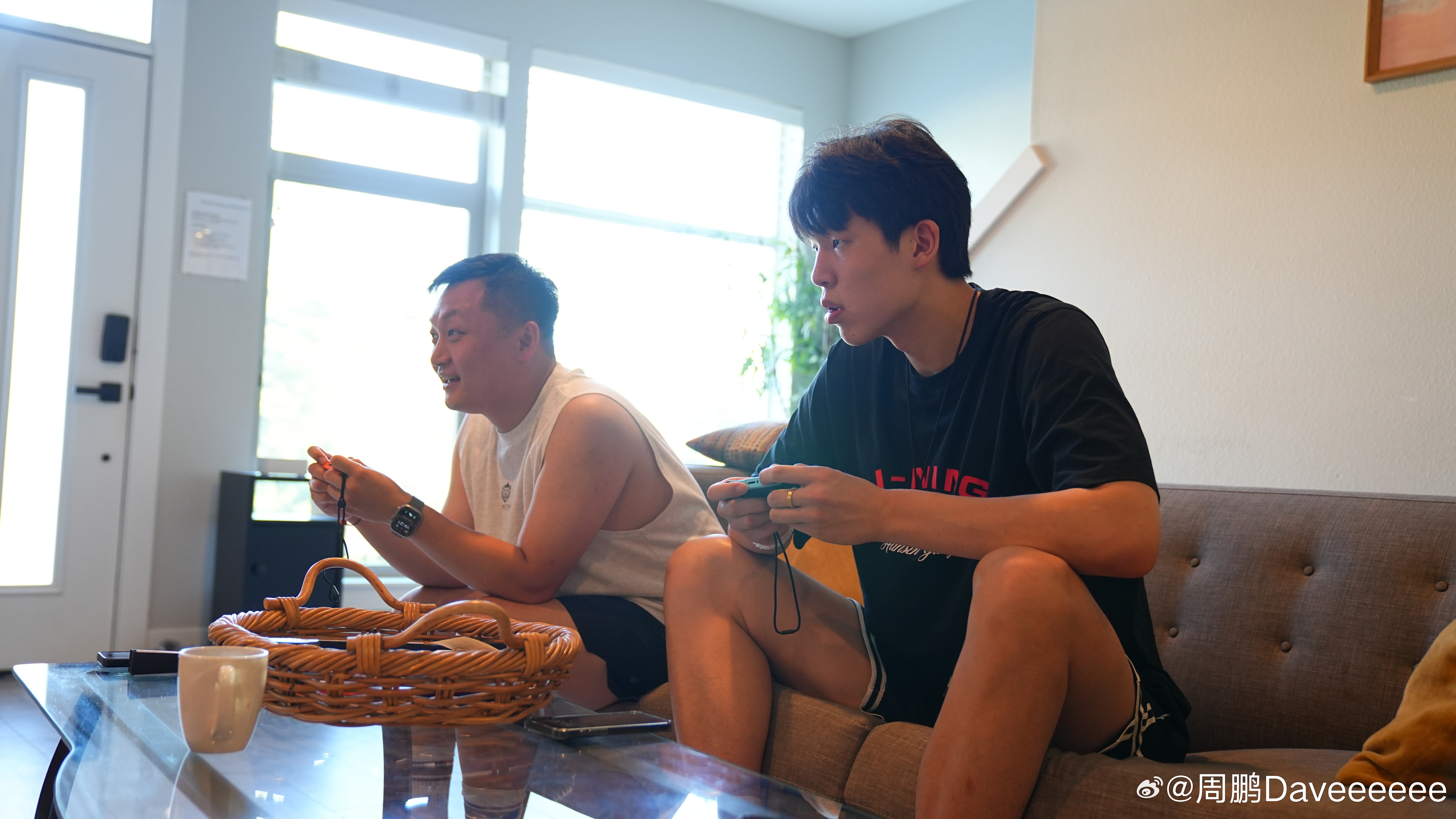 “俩月前还跟你天天打2K的好哥们儿直接出现在游戏里是种什么体验[挤眼][挤眼][