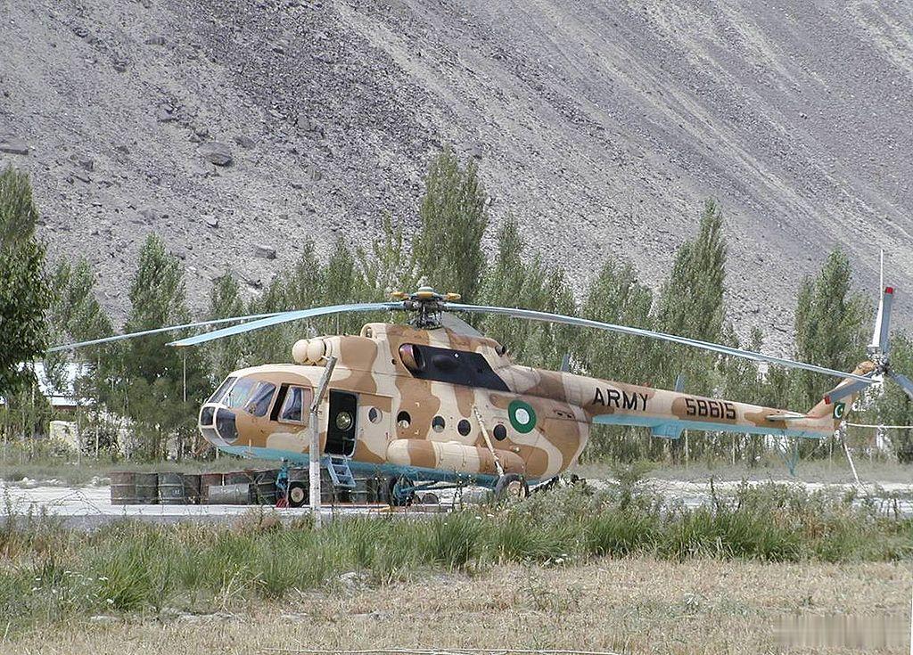 巴基斯坦军用直升机坠毁全员遇难 巴基斯坦陆军航空兵一架MI-17直升机10日在巴