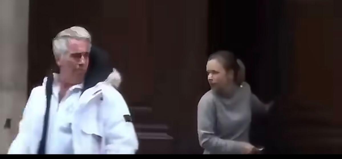 你🉐佩服爱泼斯坦的本事，什么人都能搭上关系，澳大利亚前总理保罗的女儿凯瑟琳与爱