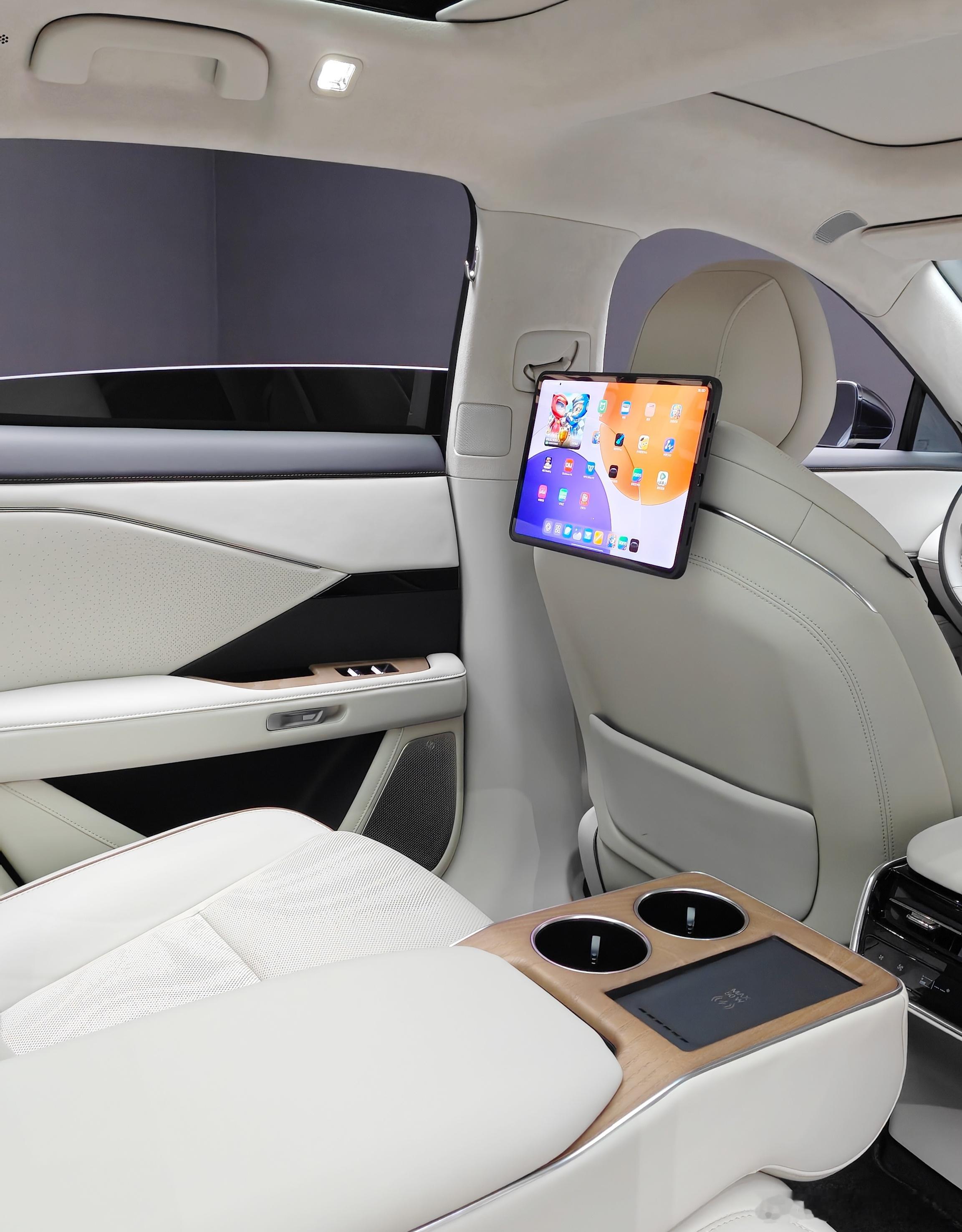 丰田铂智7实车质感真有点超预期进内饰我以为加了华为的沃尔沃呢20万级5米1车长带