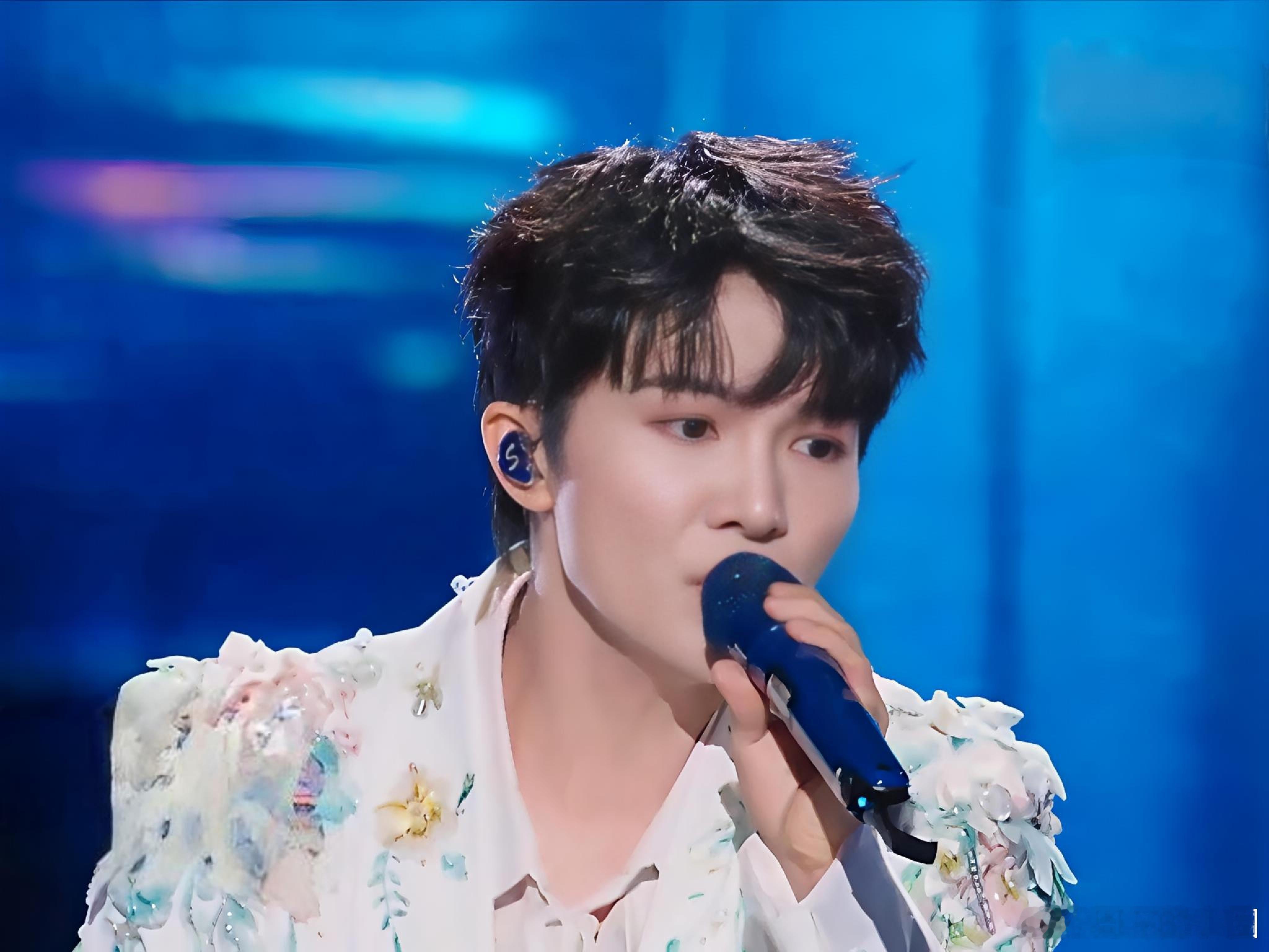 周深 ✨周深现场版修星星的人 ✨周深2026深深的巡回演唱会 【小圈跟米子们说早